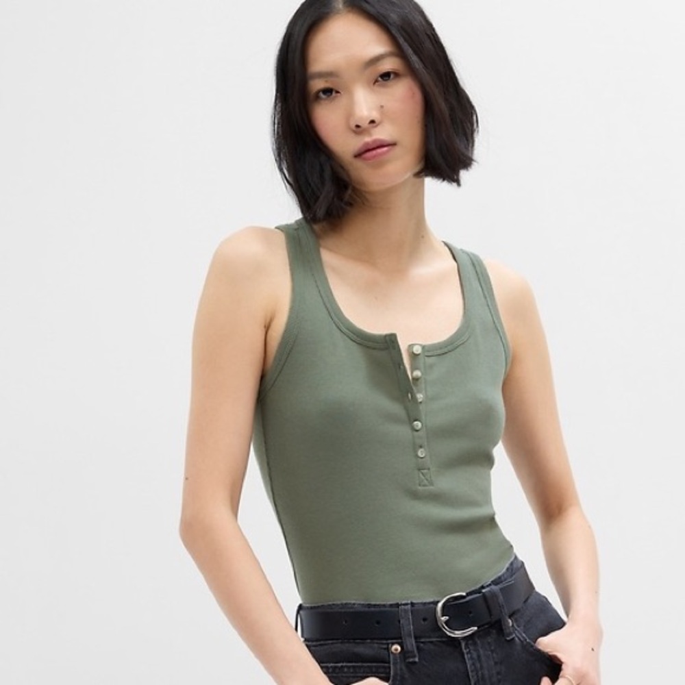 Maurice’s Ribbed Green Henley Tank
